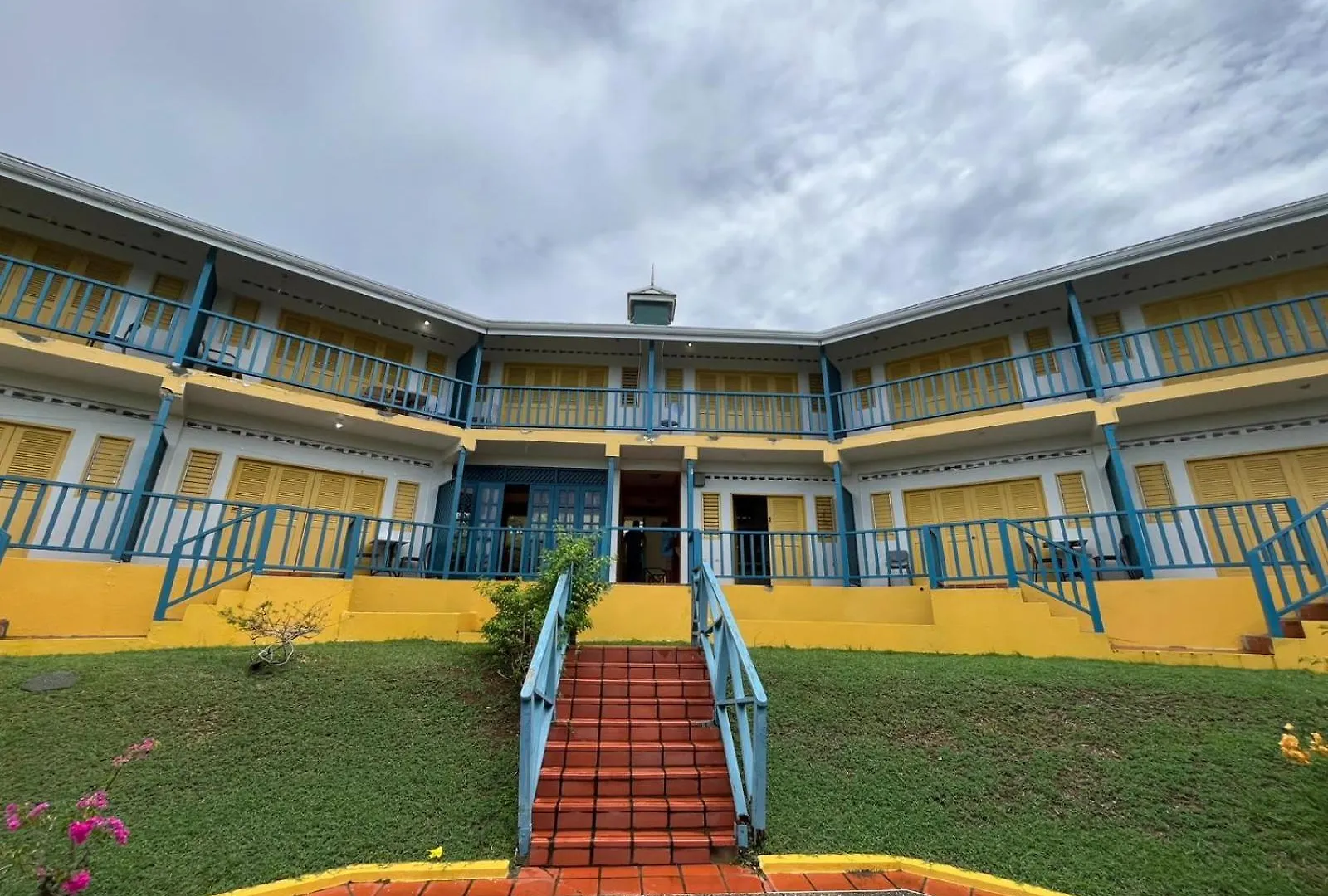 Sherwoodpark Apartments Carnbee Village 0*,  트리니다드 토바고